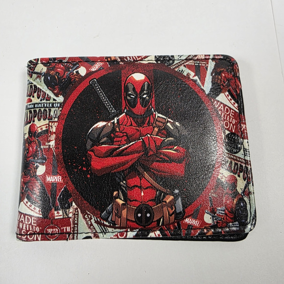 Deadpool Arms Crossed Pose Badge/Wade Vs Wade Marvel Comics Bi-fold Wallet - Picture 2 of 11